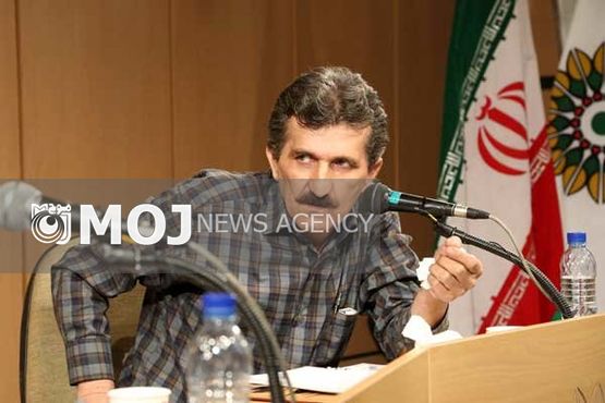 اصل نویسندگی این است که هوش بازاری را کنار بگذاریم