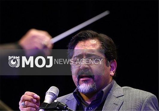 حسام الدین سراج در تالار وحدت می خواند