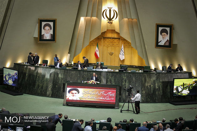 جدا شدن صنایع دریایی از دیگر صنایع کشور، باری دولت را کم می کند