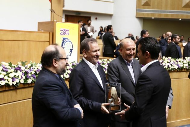 درخشش دو واحد صنعتی گیلان بعنوان نمونه کشوری
