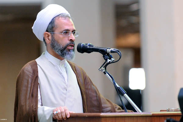 هیأتها باید دور از خرافات با جهتگیری به سمت ارزشهای الهی و انقلابی حرکت کنند