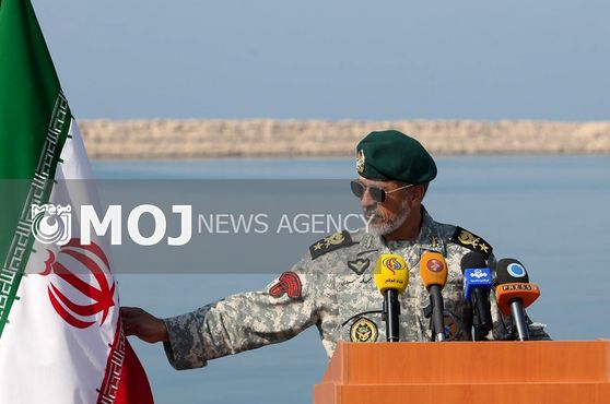 حفظ امنیت خطوط تجاری از اهداف اعزام ناوگروه ها است