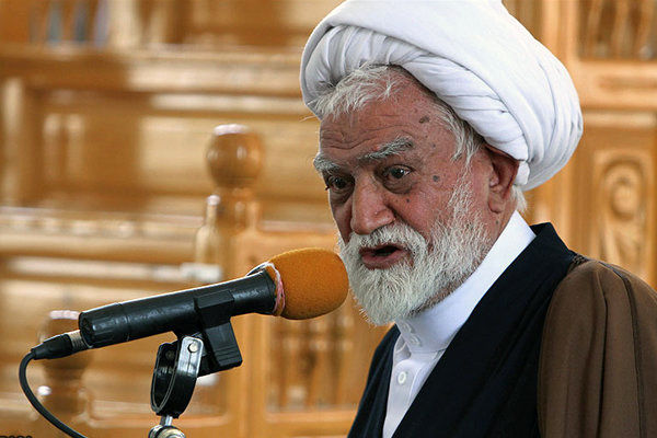 مردم از خرید های غیر ضروری خودداری کنند/ ملت ایران از روزه گرفتن ترسی ندارد