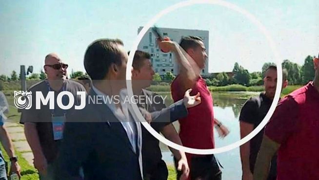 رونالدو میکروفن یک خبرنگار را به دریاچه انداخت