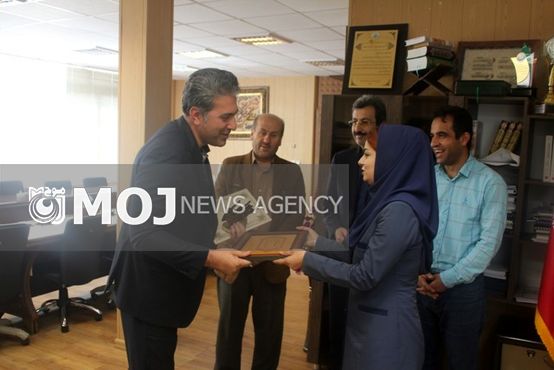 مدیر روابط عمومی شرکت آب وفاضلاب شهری کردستان مورد تجلیل قرار گرفت