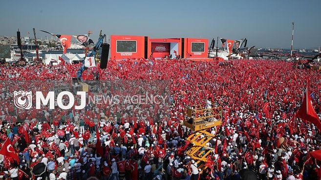 رئیس جمهور و نخست وزیر ترکیه به همراه همسرانشان + عکس