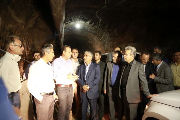 خط دوم انتقال آب درودزن به شیراز ۷۴ درصد و محور دوکوهک به صدرا 30 درصد پیشرفت داشته است