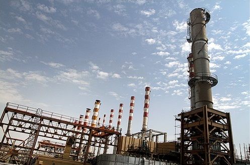 تولید روزانه 250 هزار بشکه فرآوردههای نفتی در پالایشگاههای بندرعباس