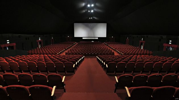 رکورد فروش و جذب مخاطب در سینماها در سال 97 / پرفروش ترین سینمای تهران اعلام شد