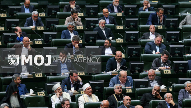 طاهرخانی و انارکی عضو ناظر مجلس در ستاد مبارزه با قاچاق کالا و ارز شدند