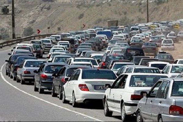 ترافیک پرحجم در جادههای هراز و چالوس در 24 فروردین