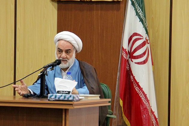 کار معلم قابل مقایسه با هیچ صنف و گروهی نیست
