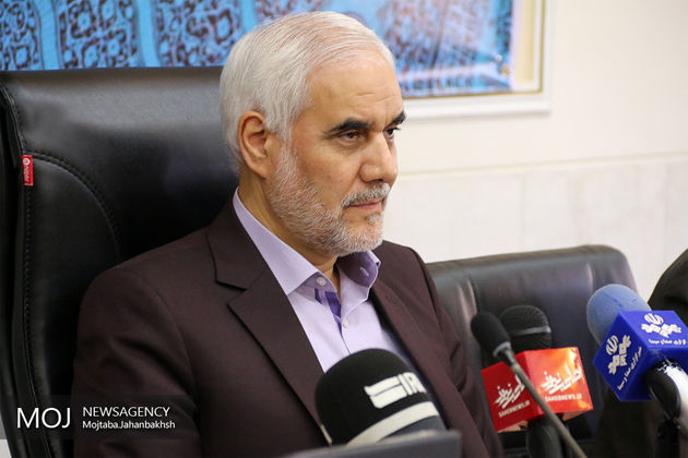 اولین گروه اجساد هواپیمای مسافربری تهران-یاسوج به پایین انتقال شد / عملیات متوقف شد