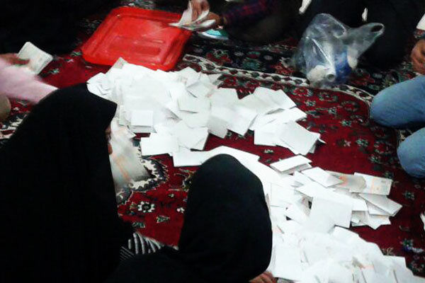 حجت الاسلام روحانی در میرجاوه پیشتاز است