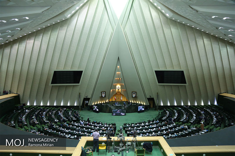 فرزندان شهدا از قانون ممنوعیت بهکارگیری بازنشستگان مستثنی هستند