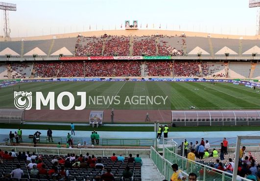تماشاگران پرسپولیس پشت نیمکت سرخپوشان