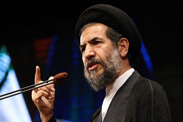 مردم مراقب توطئه ها باشند / از توطئه های دشمنان غافل نشویم