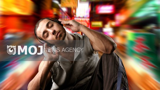 با گوش دادن به موسیقی هنگام کار چه اتفاقی برای ذهن ما میافتد