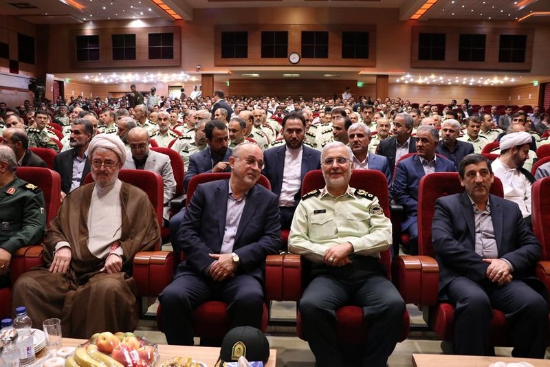 نیروی انتظامی همواره برای برقراری امنیت در کنار مسوولین است