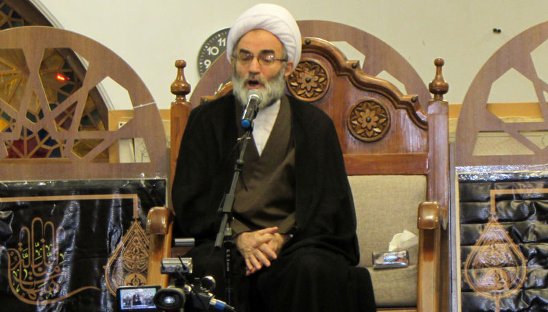 ملت ایران در مقابل قدرتهای استکباری ایستاده است
