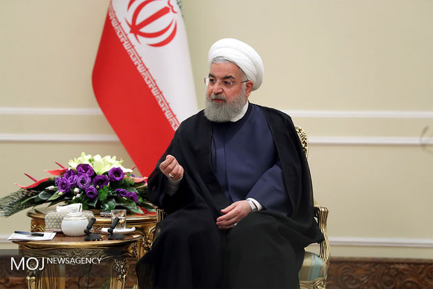 روحانی از نمایشگاه بینالمللی نفت، گاز و پالایش پتروشیمی بازدید کرد