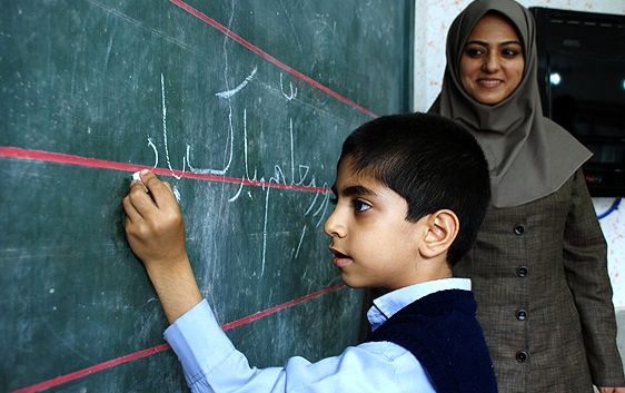 لزوم تلاش معلمان برای هدایت دانش آموزان در مسیر کارآفرینی