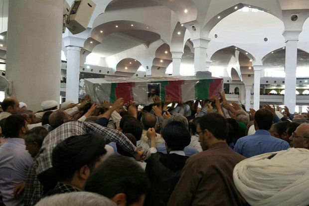 پیکر مطهر یکی از شهدای حادثه تروریستی مجلس شورای اسلامی درقم تشییع و به خاک سپرده شد