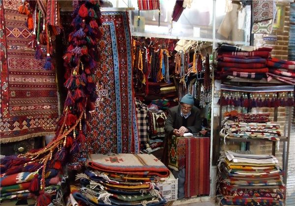 500 قطعه صنایعدستی ویژه کرمانشاه به گردشگران نوروزی اهدا شد