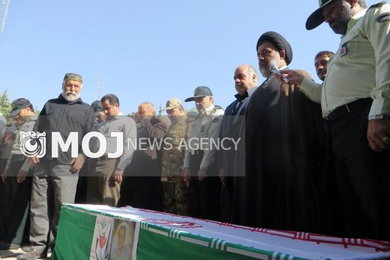 تشییع پیکر شهید منوچهر کرمی در خرمآباد برگزار شد