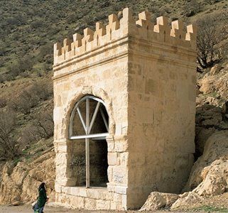 تاق گرا پذیرای میهمانان نوروزی در سرپل ذهاب است