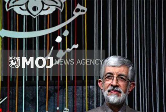 آنها را که با شعر انس دارند، ایرانیتر از دیگران میدانم