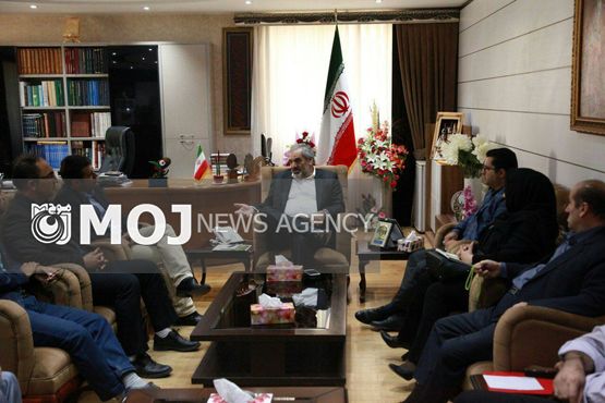 دستگاه های اجرایی شکایت خود از مطبوعات را پس بگیرند