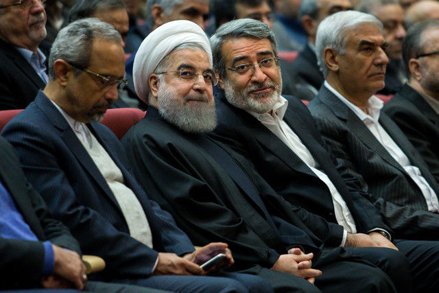 تجلیل روحانی از برگزیدگان جشنواره مولفههای اجتماعی موثر بر سلامت