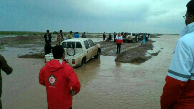 اسکان اضطراری 35 تن و انتقال 6 متاثر از سیل به مناطق امن/ تخلیه آب از 12 واحد مسکونی