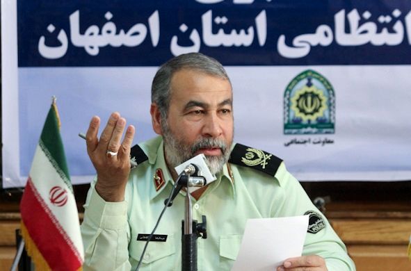 کشف محموله ۳۷ میلیارد ریالی صنایع دستی قاچاق در اصفهان