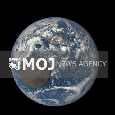 ماه و زمین کنار هم از منظر فضا + عکس
