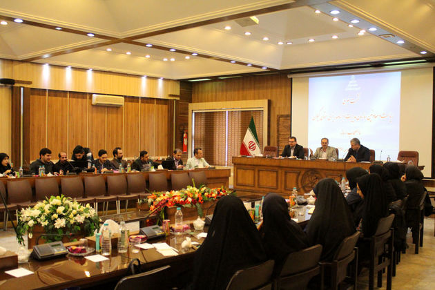 نظام بودجه ریزی در کشور ما یک سیستم سنتی دارد/ در اقتصاد سالم قیمت ارز و حامل های انرژی آزاد است