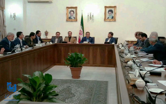 استاندار و اعضای مجمع نمایندگان لرستان به دیدار معاون اول رئیس جمهور رفتند