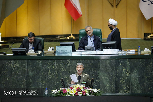 امیر حاتمی: قدرت موشکی را توسعه میدهیم