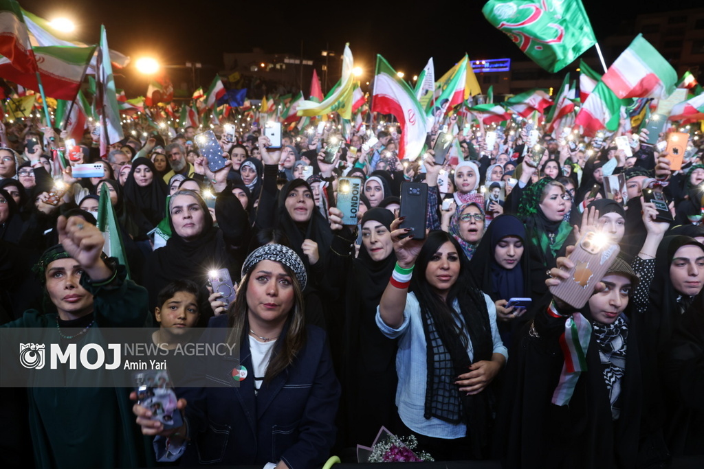 سالگرد شهید جمهور در میدان انقلاب