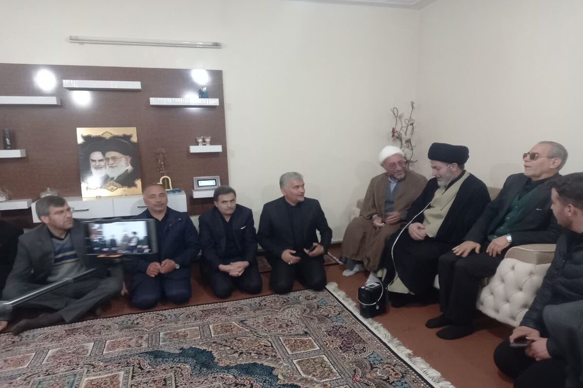 دیدار مدیر کل بنیاد شهید استان اردبیل با خانواده شهید والامقام عباس اشرفی
