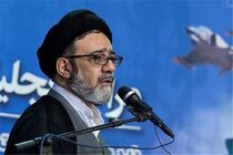 هر فردی که در راستای حفظ انقلاب تلاش کند مورد هجمه دشمن قرار خواهد گرفت