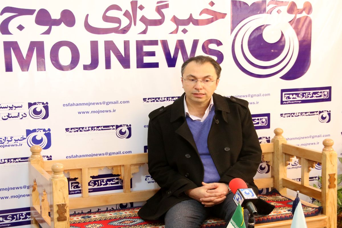 مدیر دبیرستان اقتصاد - Copy