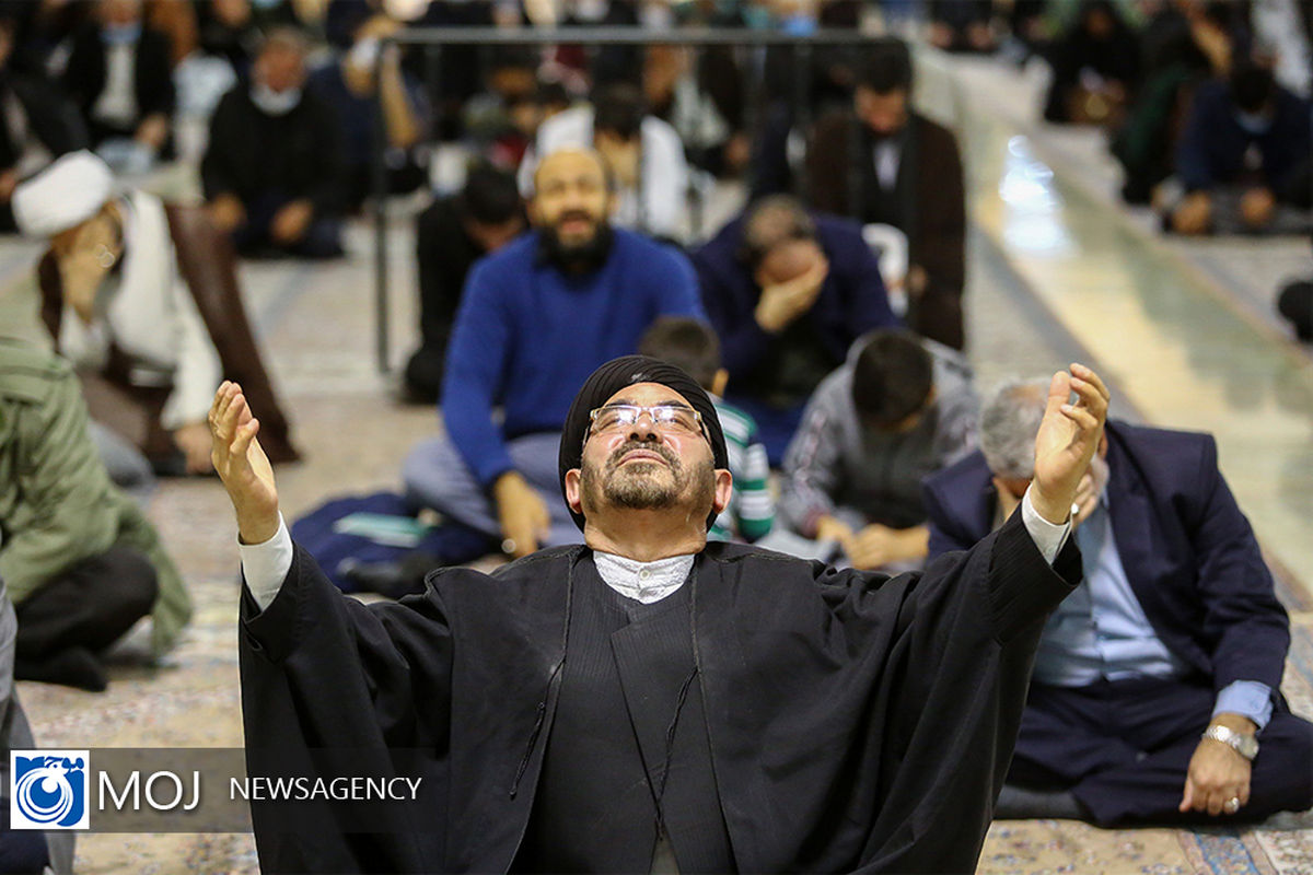 عزاداری زائران حرم بانوی کرامت در رحلت حضرت ام‌البنین(س)