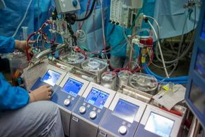 دستگاه پمپ قلب و ریه برای بیمارستان بابل خریداری شد
