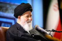 تمام تصمیم‌ گیری‌ های کلان با مدیریت رهبر انقلاب انجام می شود