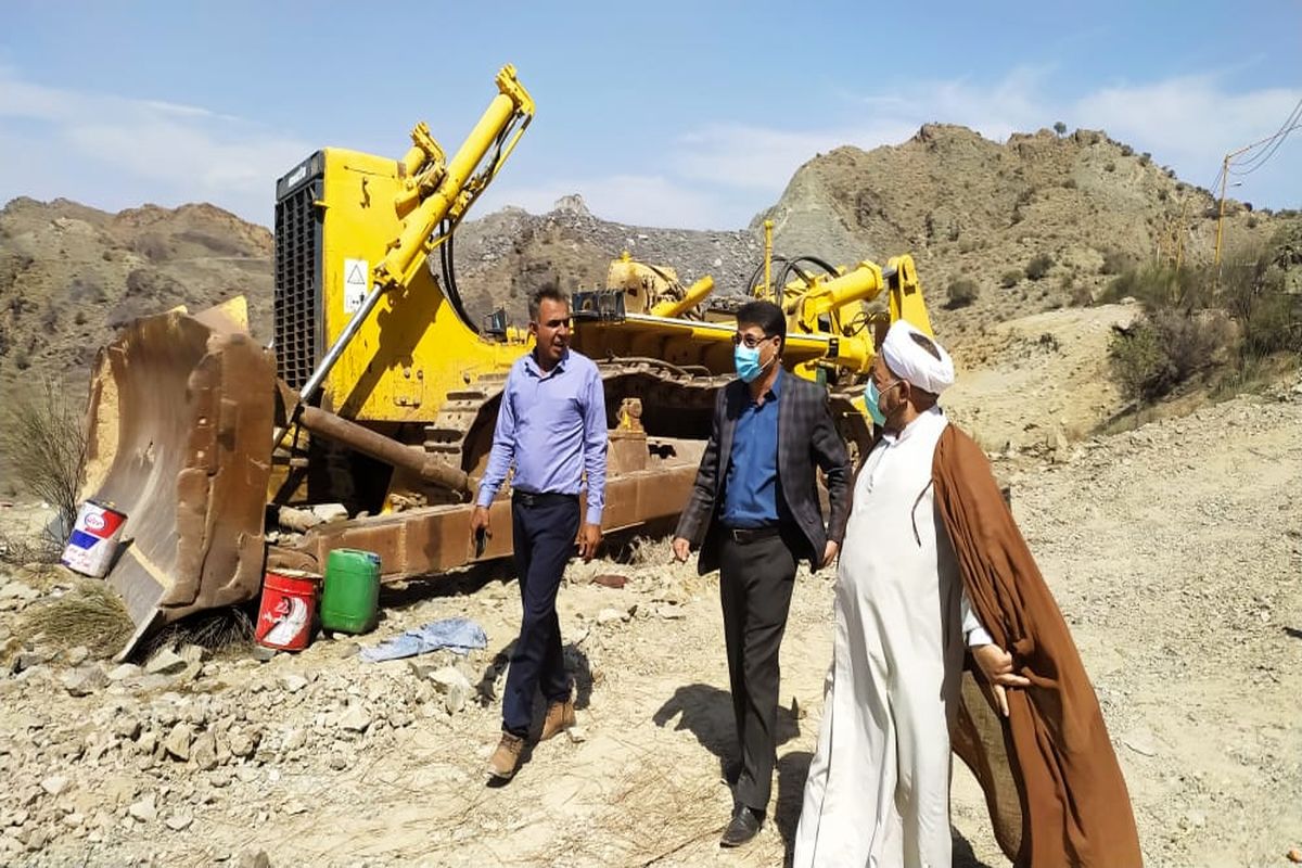 بازدید امام جمعه جیرفت از محور بم