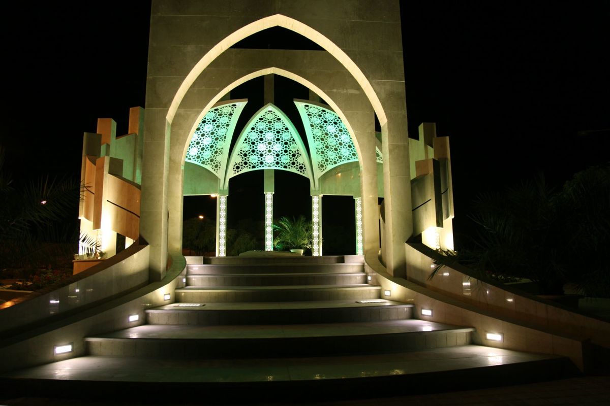 رونمایی از بنای یادمان شهدای گمنام ذوب آهن اصفهان