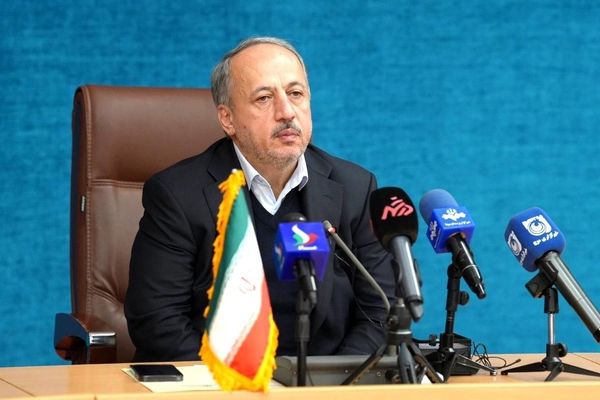 بدون تاکسی‌های اینترنتی، شهرها فلج می‌شدند/ نوسازی ۲۶ هزار تاکسی ۷۸ میلیون دلار صرفه‌جویی ارزی دارد