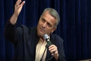 سفره مردم کوچک و معیشت آن‌ها به‌شدت آسیب‌دیده است